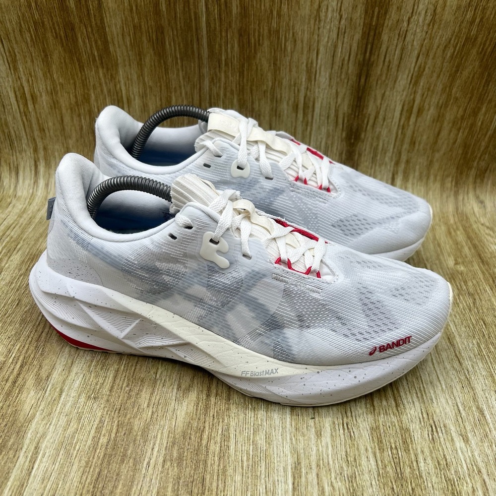 ASICS Novablast 5 x Bandit "Liftoff" Womens 10 White Grey Running Shoes 1012B895